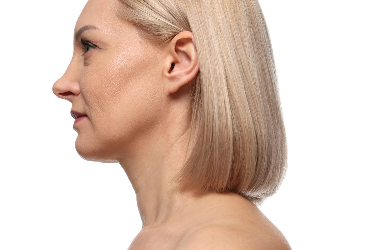 Queda de Cabelo Feminina: Causas, Padrões e Quando Investigar